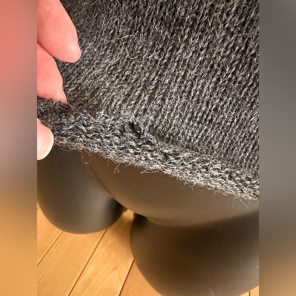 alpaca knit sleeveless mock neck • vintage asia • minimalist sweater - Picture 4 of 14